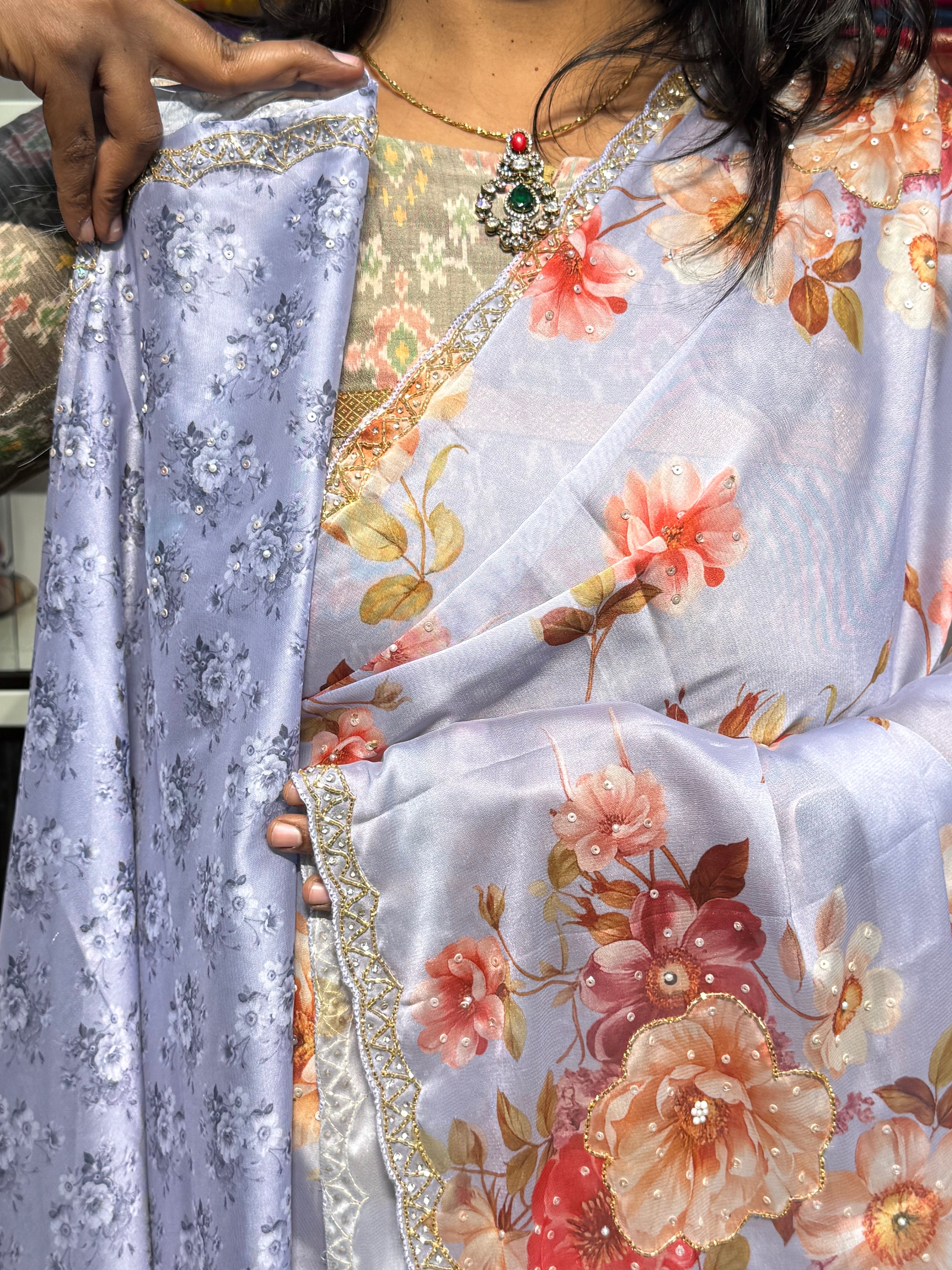 RANGOLI CREPE WITH KHARDANA HANDWORK SCALLOP BORDER: PASTEL LAVENDER