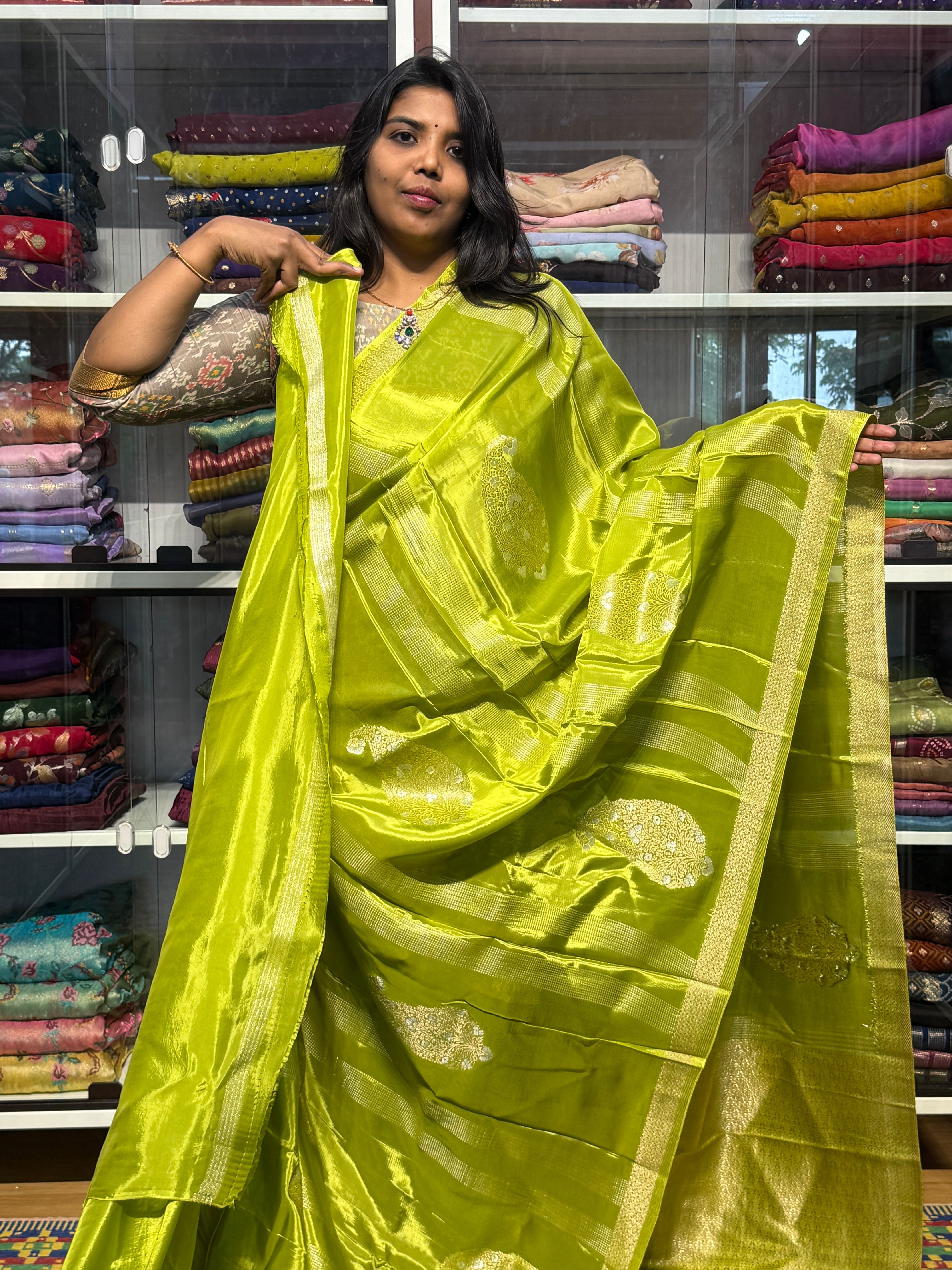 RUSSIAN CREPE SAREE WITH STRIPES PATTERN: GREEN