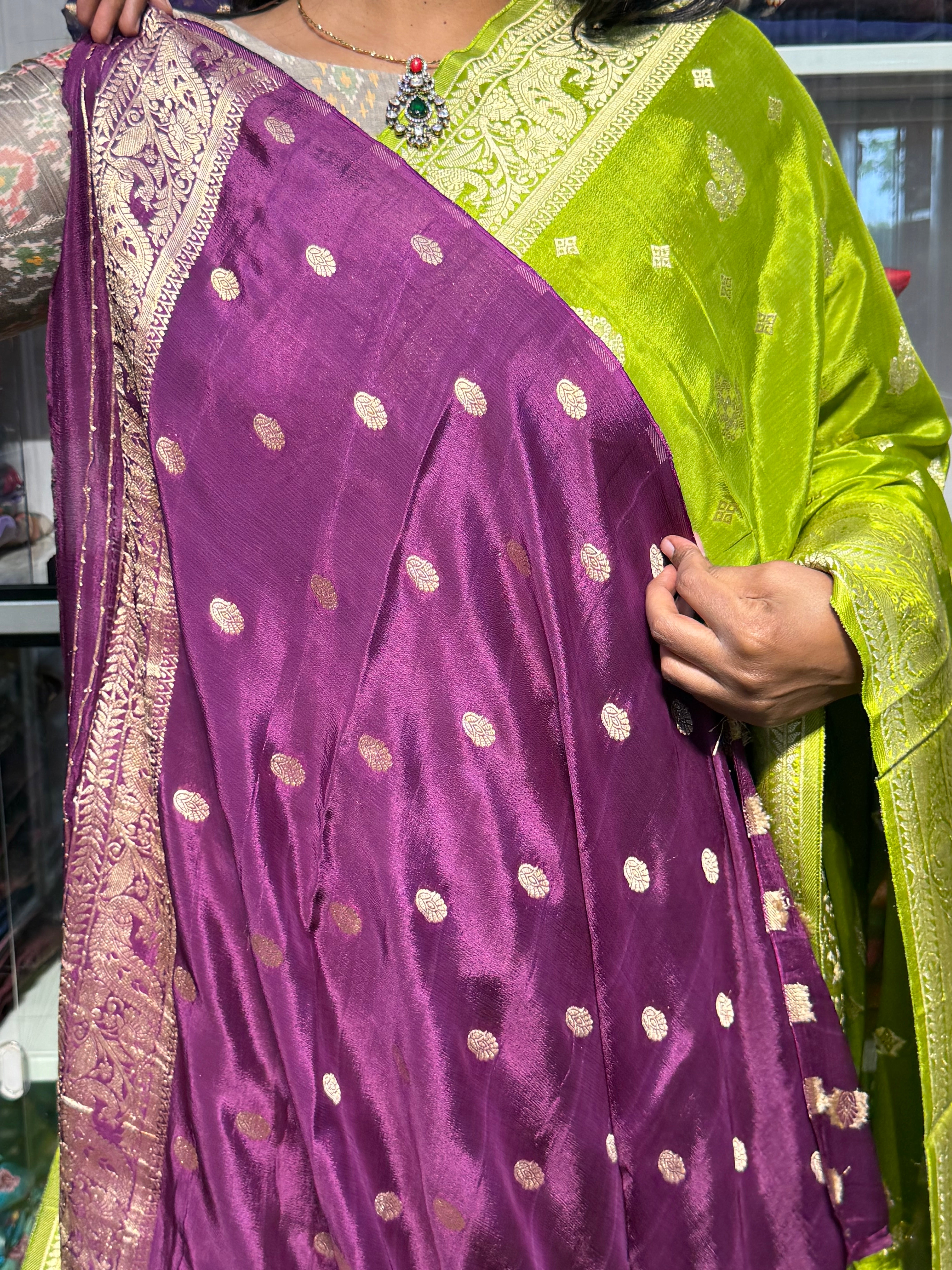 BANARAS CHINON SILK SAREE: GREEN