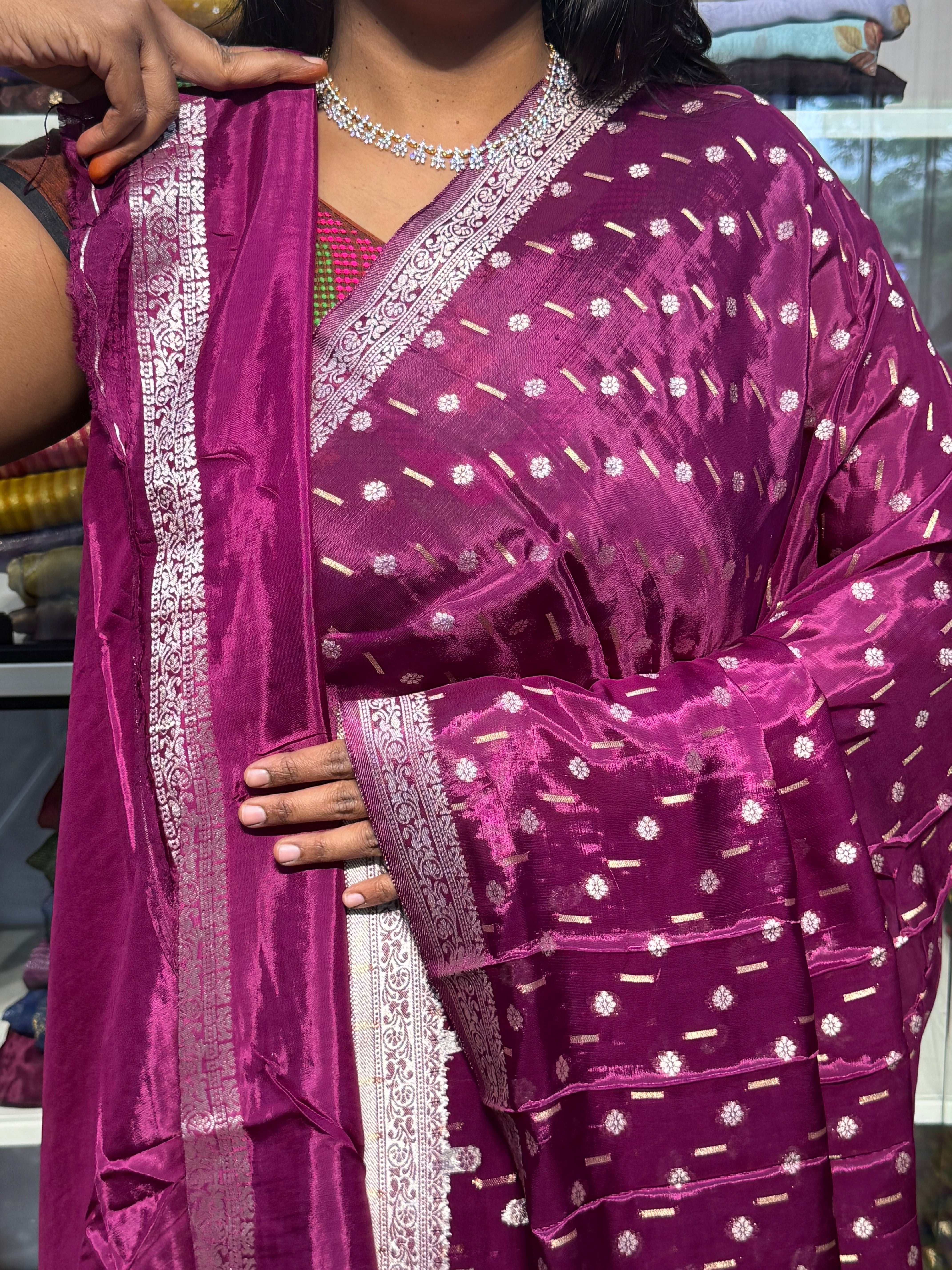 BANARAS CHINON SILK SAREE WITH SMALL BORDER: WINE