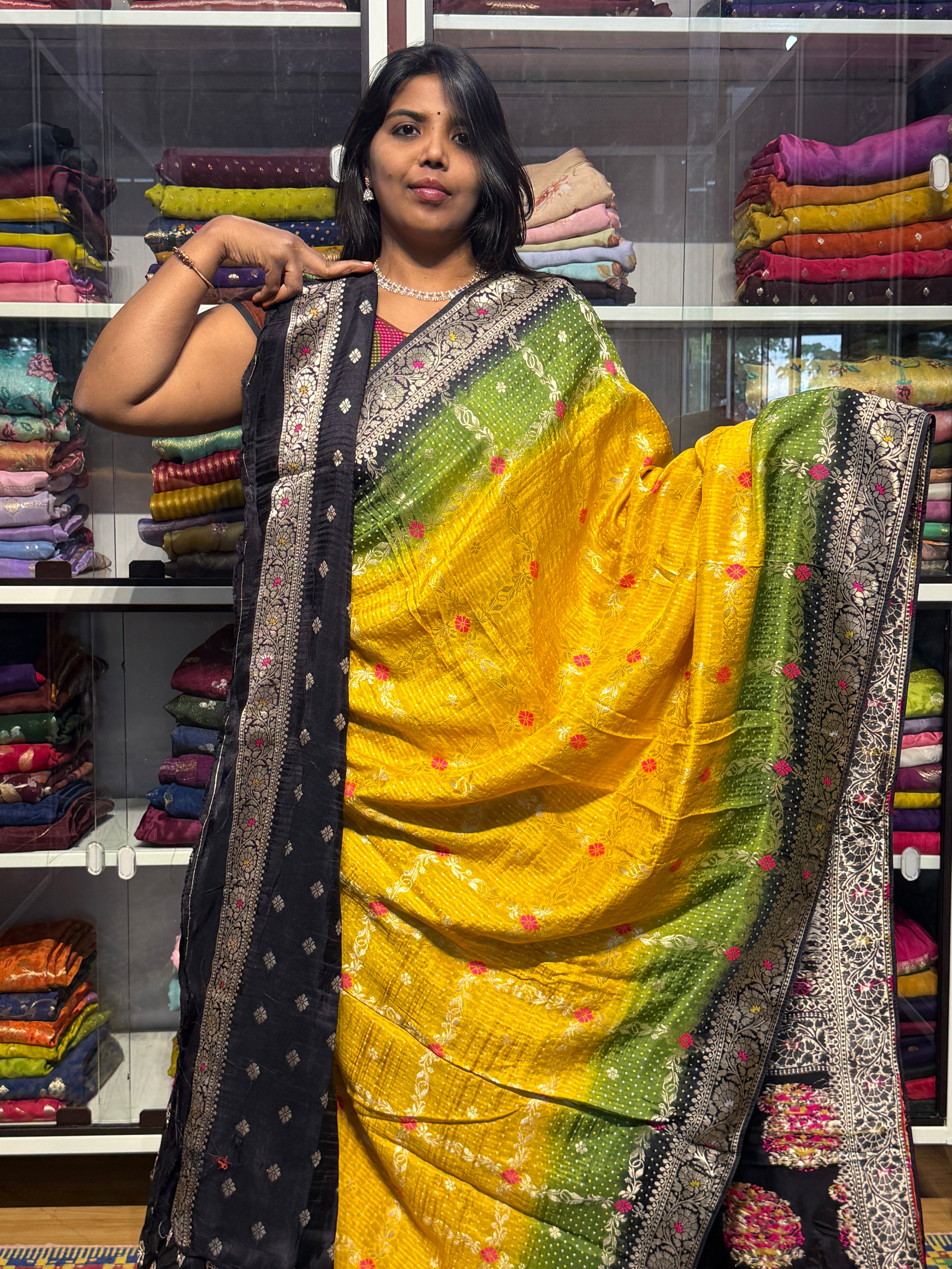 BANDINI WEAVING SHADED CONCEPT: YELLOW AND BLACK