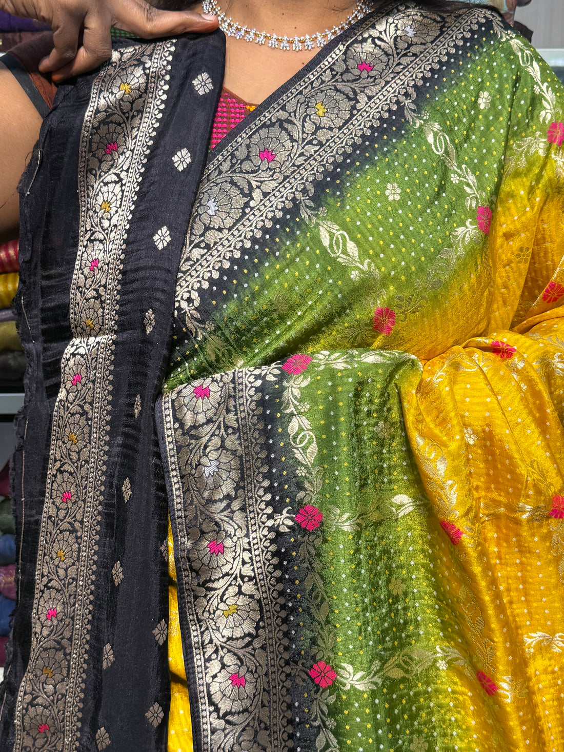 BANDINI WEAVING SHADED CONCEPT: YELLOW AND BLACK